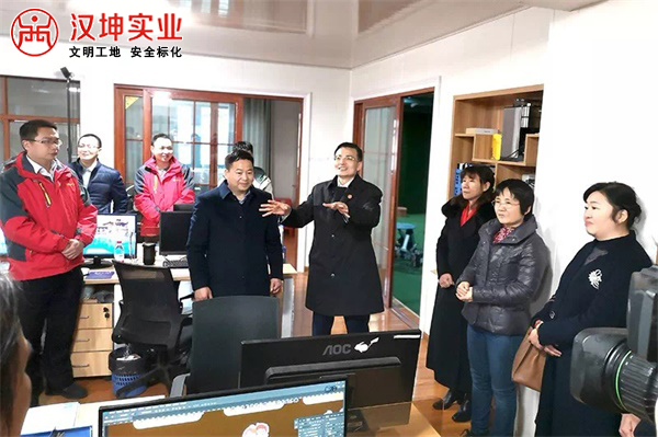 彭主席到VR部看望汉坤研发人员