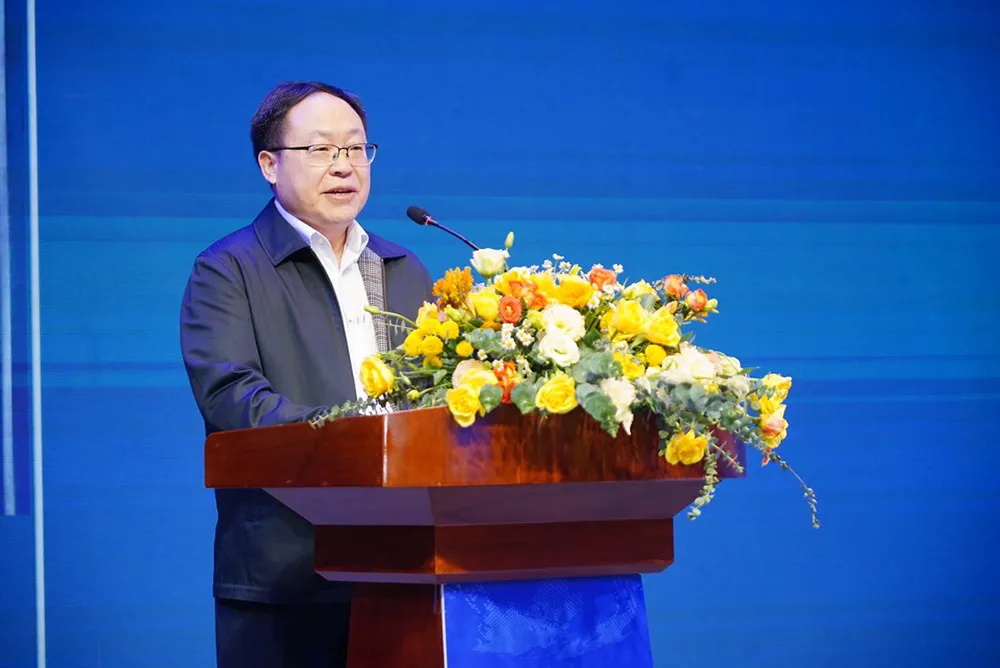 中国工业经济联合会主席团主席、深圳工业总会会长吴光权致辞