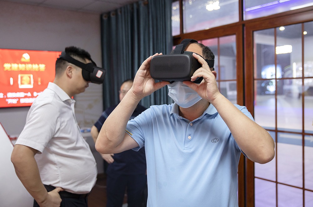VR红色之旅头盔