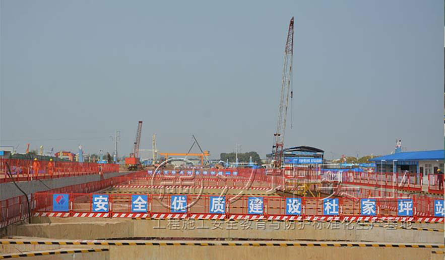 中国电建 长沙4号线杜家坪站项目 汉坤实业临边防护栏