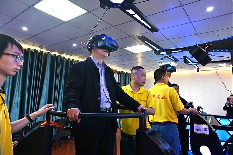 VR现实虚拟设备